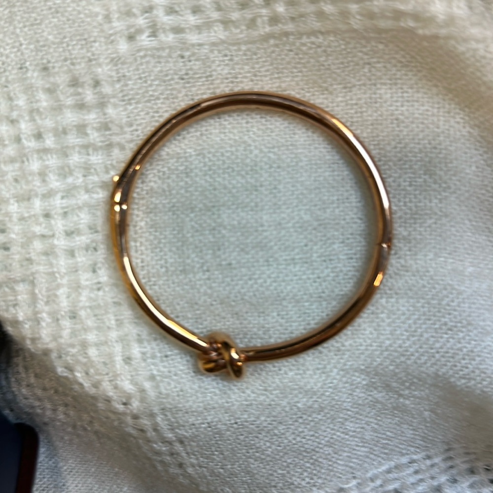 Rose gold bangle